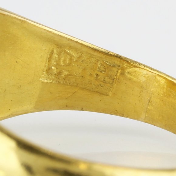 22K Yellow Gold Ornate Etched Oval Sapphire Anniversary / Cocktail Ring - Picture 6 of 9